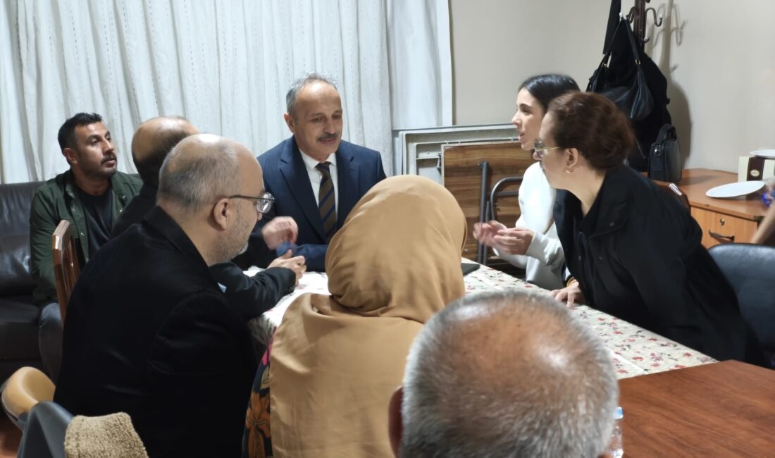 Açılışa Halk Eğitimi Akşam Sanat Okulu İl Müdürü Sayın Abdullah