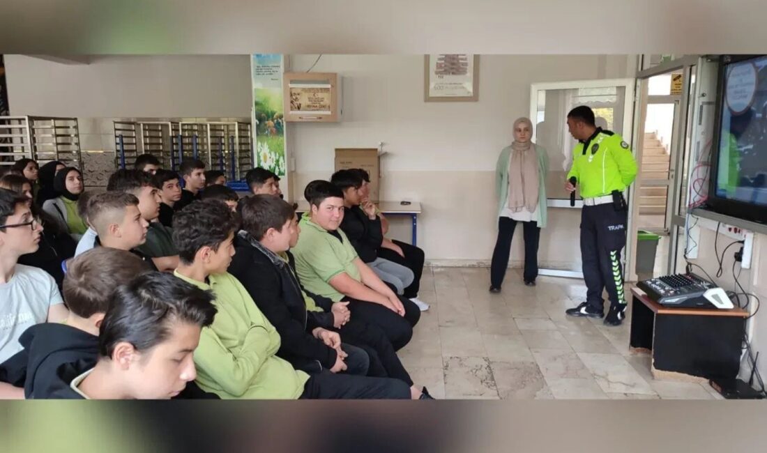 Şuhut İlçe Emniyet Müdürlüğü Trafik Ekipleri rehberliğinde ve Emniyet Genel