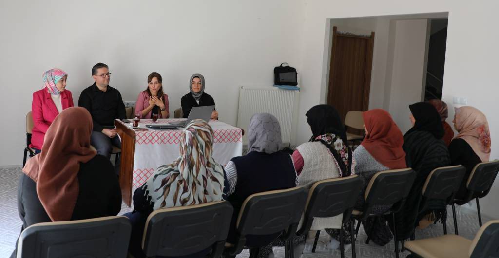 Toplumun farklı kesimlerine ulaşmak hedefiyle Salar, Sülümenli ve Mareşal Fevzi