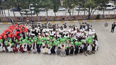 Emirdağ Atatürk Ortaokulu’nda öğrenciler düzenledikleri ‘Filistin Farkındalık Etkinliği’ ile dikkat