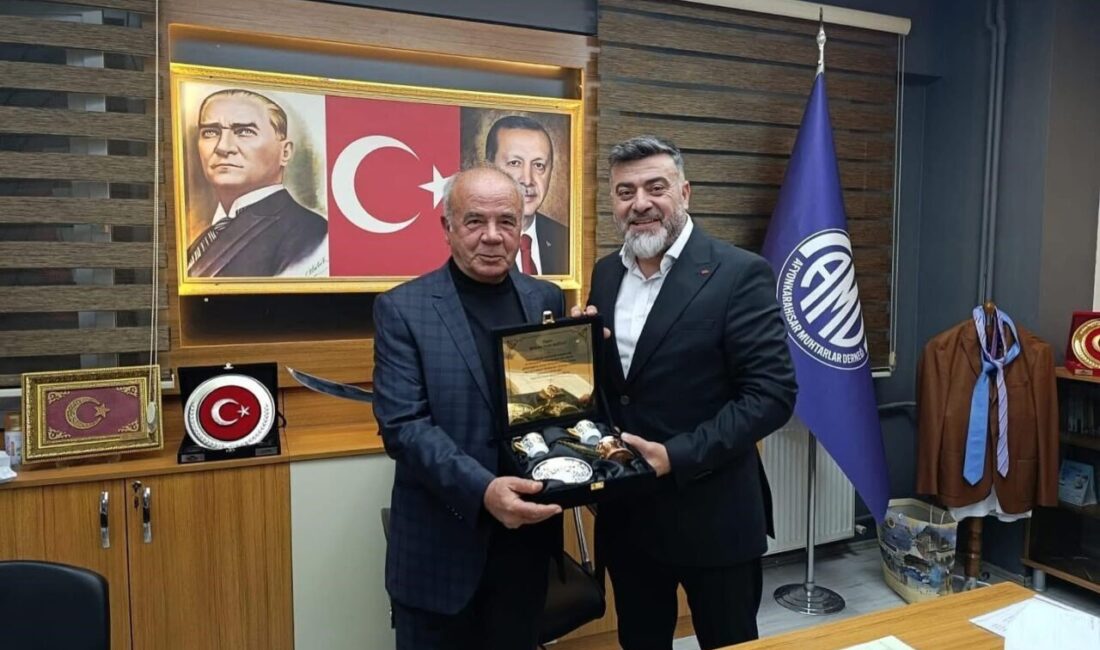 Afyonkarahisar’da yaklaşık 40 yıldır muhtarlık yapan Mehmet Vedat Boztay’a vefa