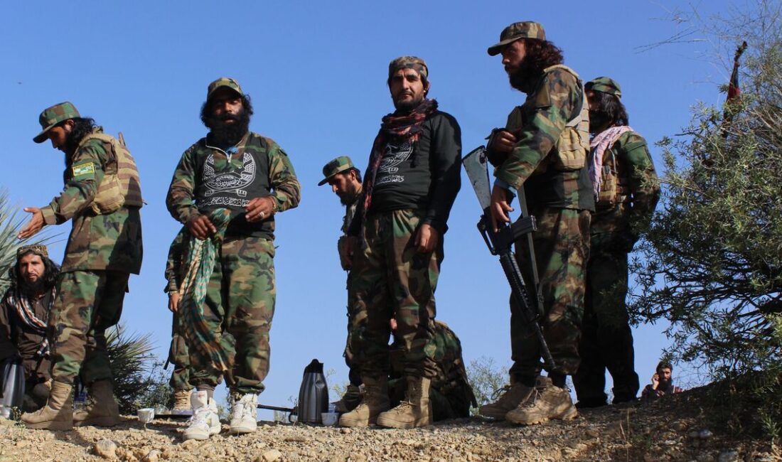 Afganistan’dan yapılan açıklamada, komşu Pakistan’ın Afgan topraklarını ve hava sahasını