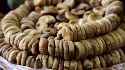 Ege İhracatçı Birliklerinden yapılan açıklamaya göre, kuru incir ihracatı 2024-2025