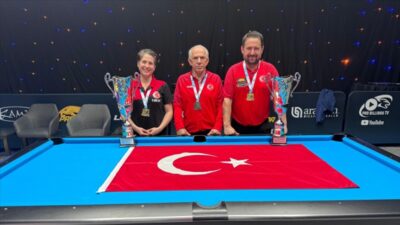 Türkiye Bilardo Federasyonunun açıklamasına göre milliler, Assen’deki organizasyonda çifte şampiyonluk