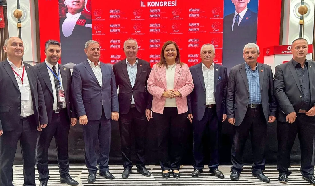 Kongrede divan başkanlığını Uşak Belediye Başkanı Özkan Yalım yaparken, divanda