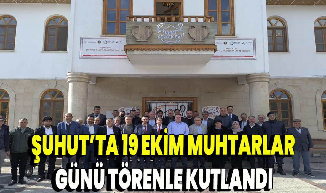 Şuhut Atatürk Parkı’nda gerçekleştirilen programda, Şuhut Muhtarlar Derneği Başkanı Fevzi