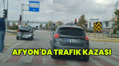 Meydana gelşen trafik kazası, Afyon Kocatepe Üniversitesi Işıklı Kavşağında Erenler