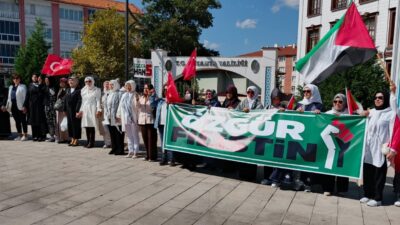 Ana Sayfa › Gündem › Kadınlardan Gazze İçin Sessiz Çığlık: