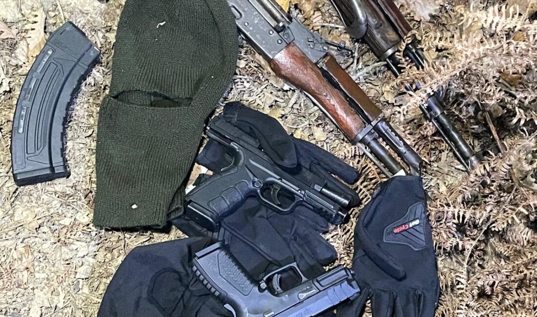 Olayın ardından polis ekiplerinin kısa sürede yakaladığı şüphelilere ait teçhizatlar