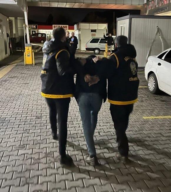 Manisa’nın Turgutlu ilçesinde meydana gelen olayda, Hüseyin Ö. (45) adlı