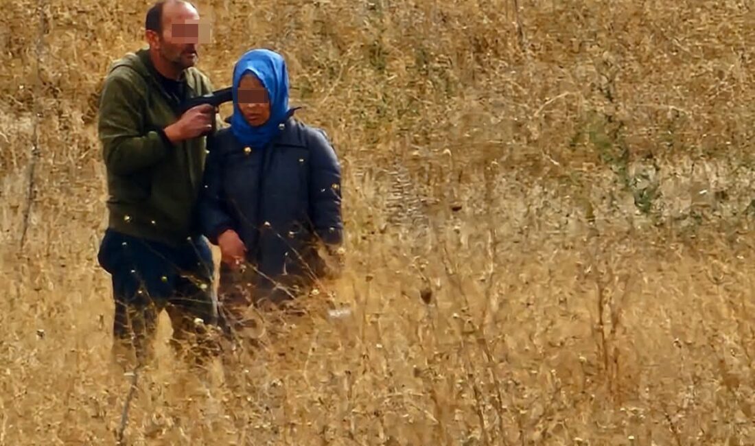 Edinilen bilgilere göre, bir şahıs eski eşinin kafasına silah dayayıp,
