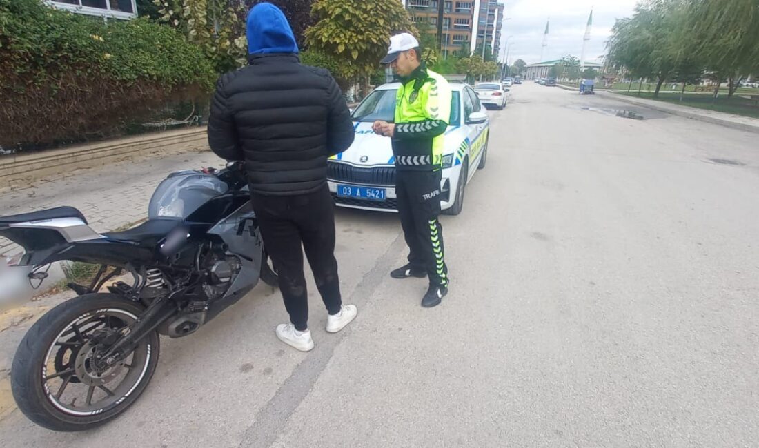 Edinilen bilgilere göre, kent merkezi Maliye Kavşağı’nda kırmızı ışıklarda bekleyen