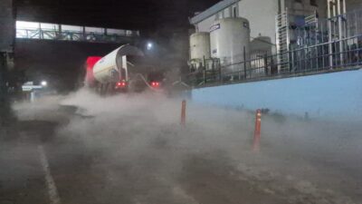 Bartın Devlet Hastanesi Acil girişinde, oksijen tanklarına dolum yapılırken sızıntı