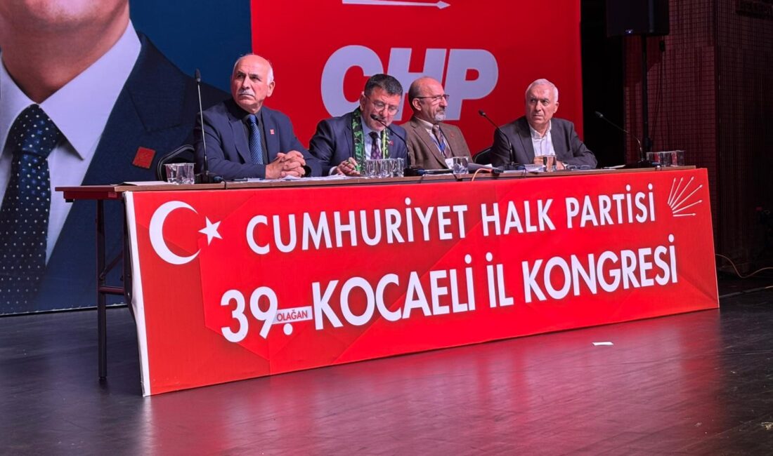 Kocaeli Kongre Merkezi’nde düzenlenen CHP Kocaeli İl Başkanlığı’nın 39. Olağan