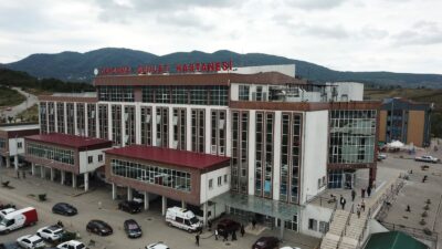 Zonguldak’ın Çaycuma ilçesinde 16 yaşındaki kız karın ağrısıyla başvurduğu hastanede