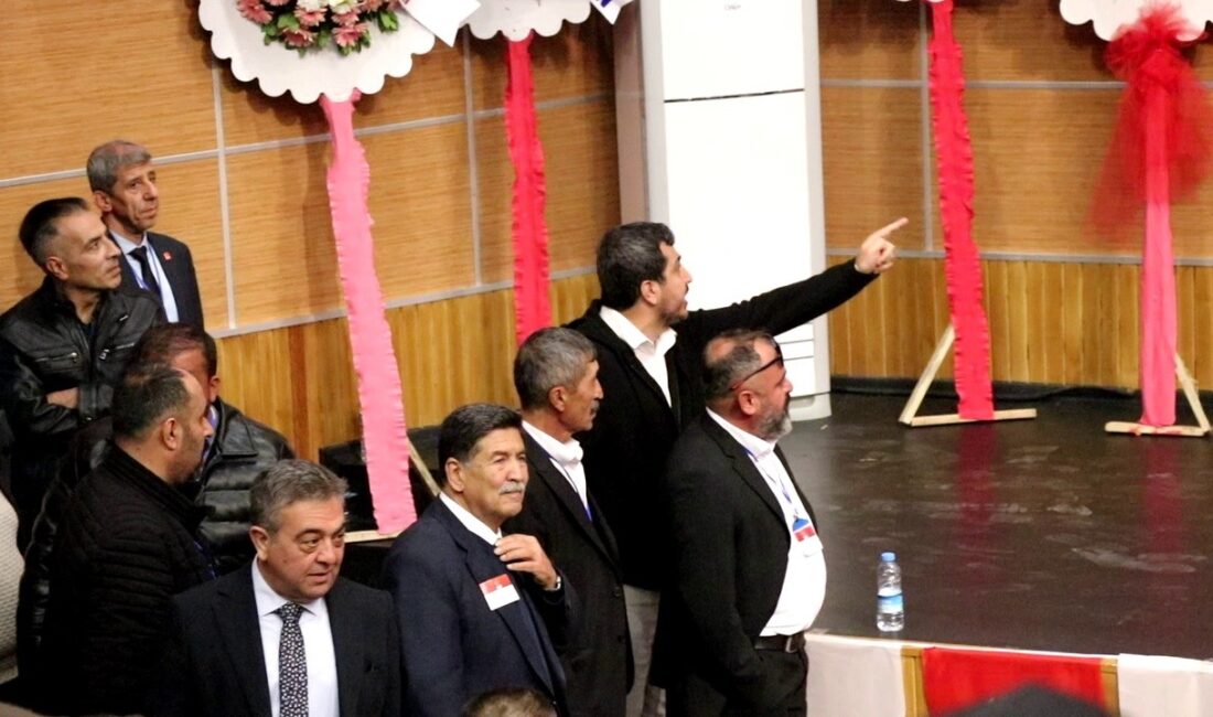 CHP Sivas İl Başkanlığı Olağan Genel Kurulu’nda, eski milletvekili adayı