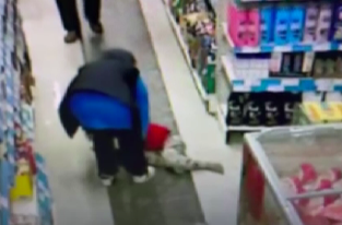 Eskişehir’in Emek Mahallesi Ziya Gökalp Caddesi’nde bir marketin içerisinde, küçük