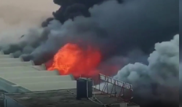 Bangladeş Dakka’da bulunan Shahjalal Uluslararası Havaalanı’nın kargo terminalinde çıkan yangın,