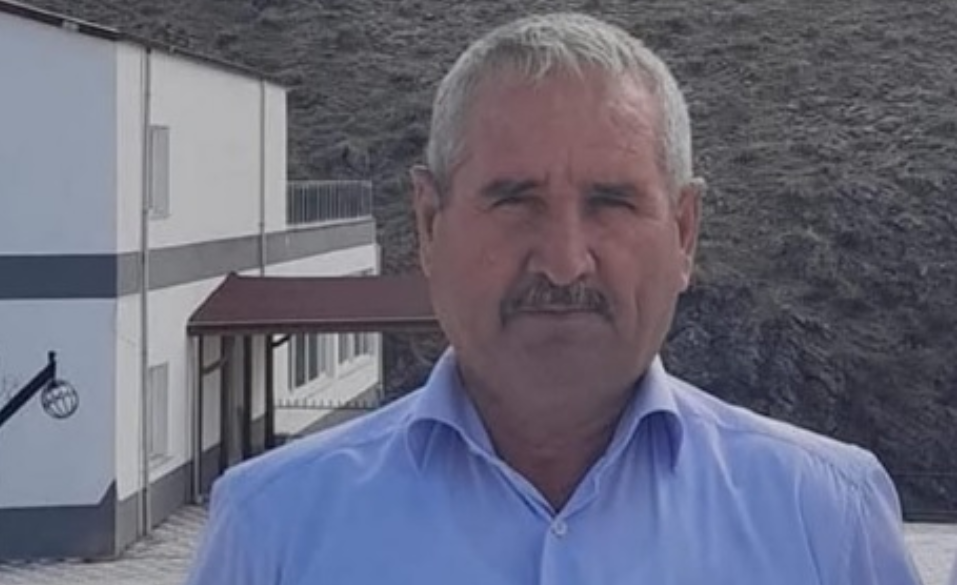 Olay, gece saatlerinde Niğde’nin Gümüşler beldesinde meydana geldi. Evinin bahçesinde