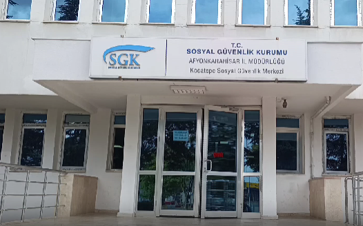 Afyonkarahisar’da Sosyal Güvenlik Kurumu (SGK) İl Müdürü Süleyman Çelikbaş, kurum