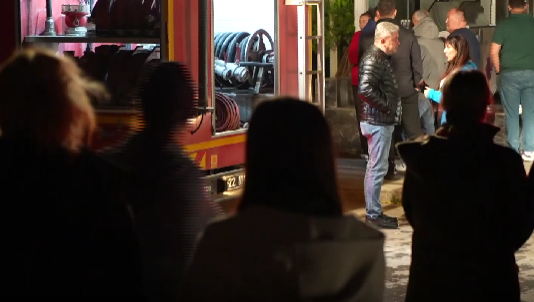 Yangın, akşam saatlerinde Kocasinan Mahallesi Muammer Aksoy Caddesi üzerinde bulunan