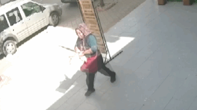 Olay, Adana merkez Çukurova ilçesi Güzelyalı Mahallesi’nde meydana geldi. İş