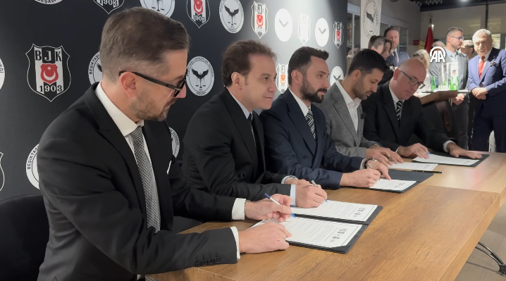 Taksim’de İstanbul Barosunun teras katında düzenlenen organizasyona Beşiktaş Kulübü İkinci