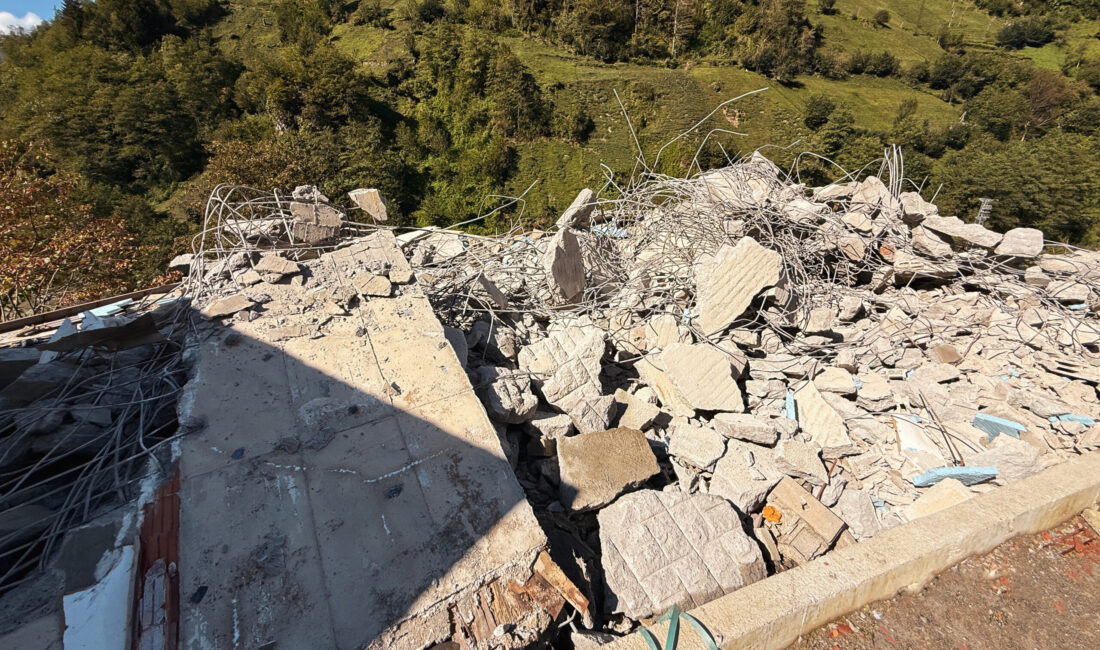 Valilikten yapılan açıklamada, izinsiz ve taşkın riski bulunan yapıların tespitiyle