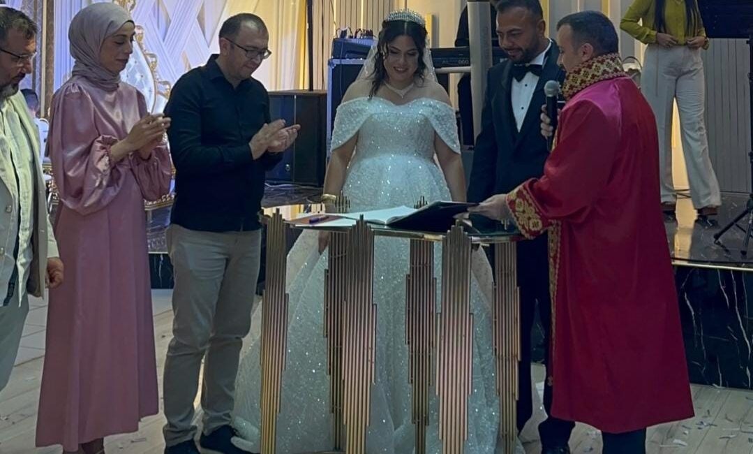 Tanyeri, törende yaptığı açıklamada, “Oğlan bizim, kız bizim… Değerli personellerimizin