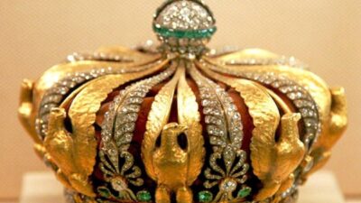 Beccuau, müze yetkililerin çalınan mücevherlerin değerinin yaklaşık 88 milyon euro