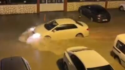 Toprak kayması nedeniyle kapanan yollarca çalışma başlatıldı. Hatay’ın Yayladağı ilçesine