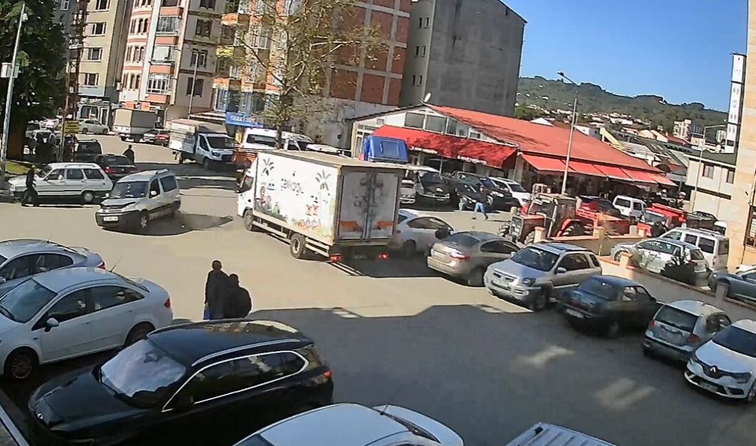 Kaza, öğle saatlerinde Ordu Ünye’nin Liseler Mahallesi’nde meydana geldi. Gıda