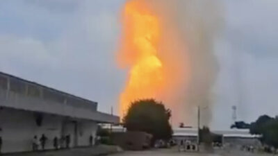Güneyde yer alan bir gaz işleme kompleksinde büyük bir patlama