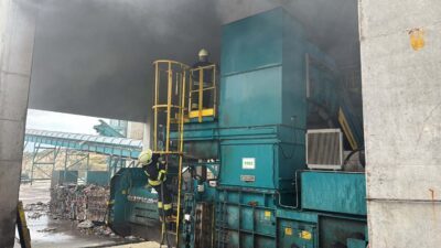 Sabah saatlerinde katı atık tesisinde yaşanan patlama, pres makinesine atılan