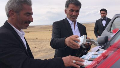 Kars’ın Arpaçay ilçesine bağlı Tomarlı köyünde Muhtar Yücer Güler, köydeki