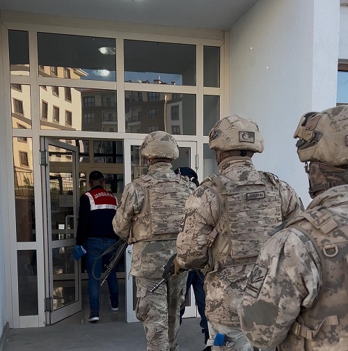 Çorum Jandarma Komutanlığı Terörle Mücadele Şube Müdürlüğü ekipleri, 18 yaş