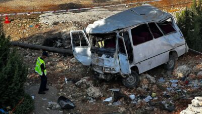 7 Ekim’de Mersin’in Erdemli ilçesinde tarım işçilerini taşıyan minibüs virajda