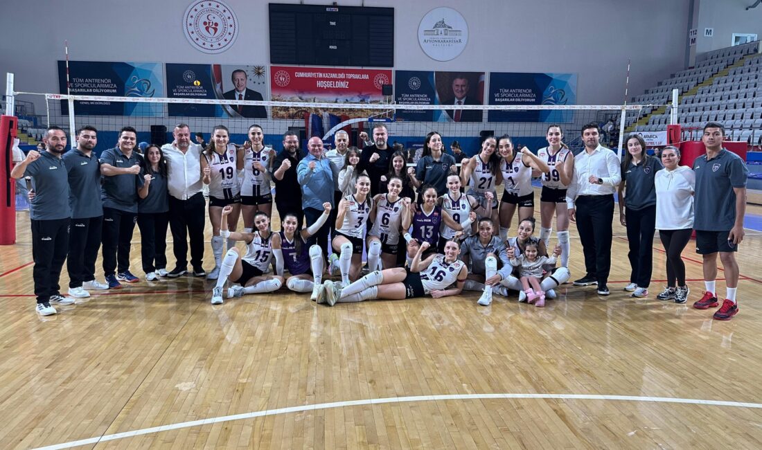 Maça hızlı başlayan Afyon ekibi, ilk seti 25-08 gibi net