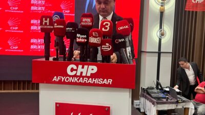 Kongrede Divan Başkanlığı’nı Uşak Belediye Başkanı Özkan Yalım üstlenirken, Divan