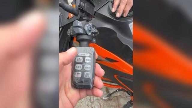 İlçe Emniyet Müdürlüğü ekipleri yaptıkları trafik denetiminde bir motosikleti durdurdu.