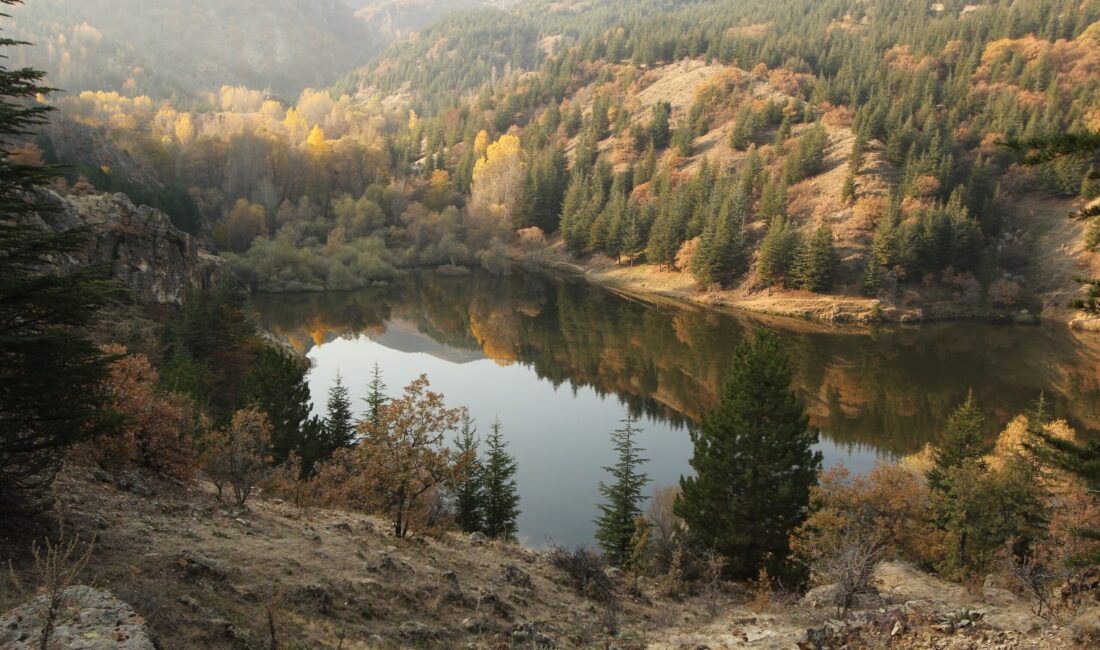 Yurt genelinde olduğu gibi Afyonkarahisar‘da da sonbahar mevsimi tüm güzellikler