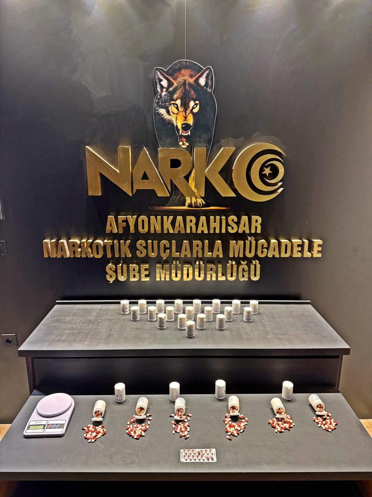 AFYONKARAHİSAR (AA) – Afyonkarahisar'da uyuşturucu operasyonunda yakalanan 7 şüpheliden 5'i