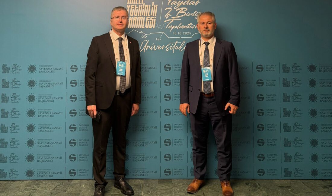 Toplantıda; AKÜ’de yürütülen kariyer geliştirme ve öğrenci destek faaliyetlerine ilişkin