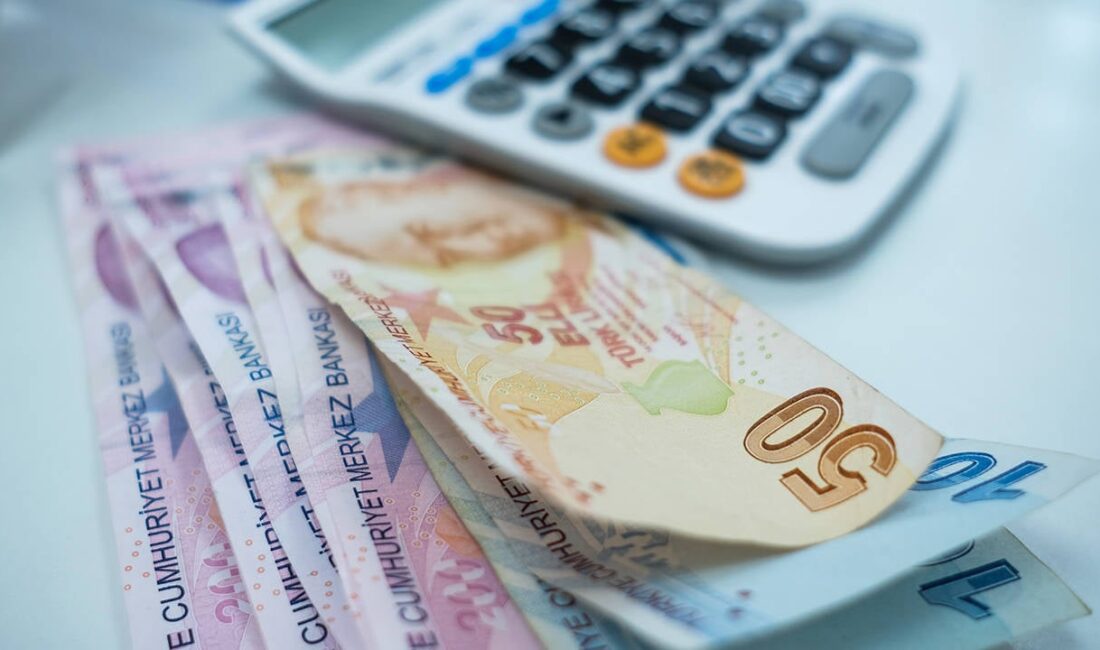 Asgari Ücret Tespit Komisyonu, her yıl Aralık ayında toplanarak yeni