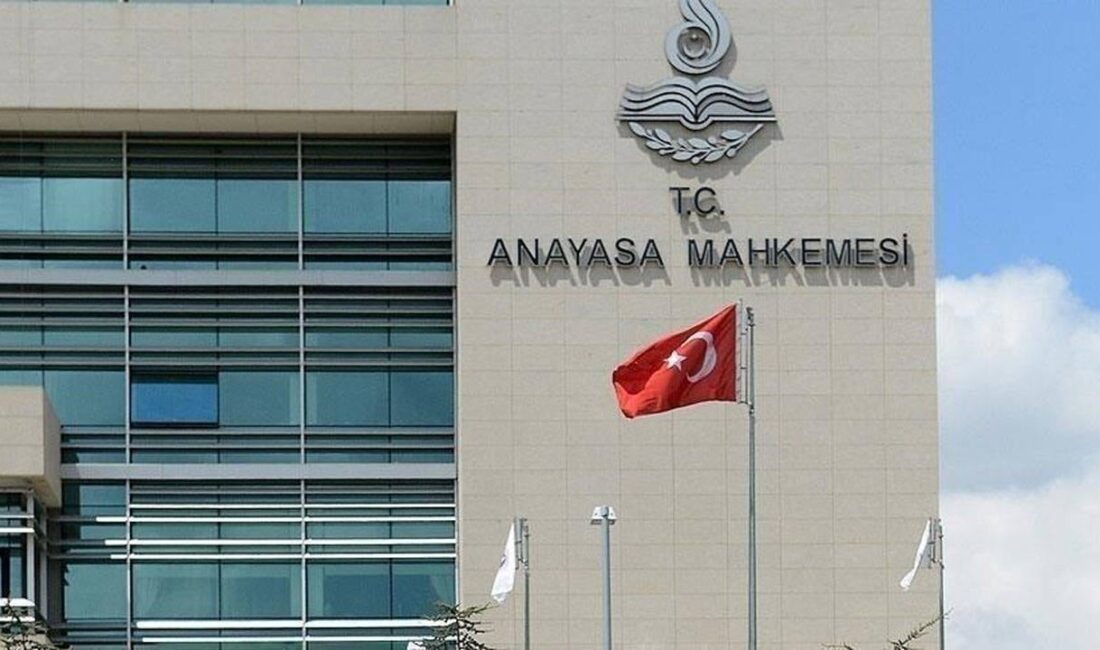 Anayasa Mahkemesi (AYM), teknik altyapısı bulunmayan geliştirme alanlarına yapı ruhsatı
