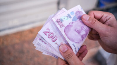 Türkiye Cumhuriyet Merkez Bankası (TCMB), yeni 20 TL banknotları bugün