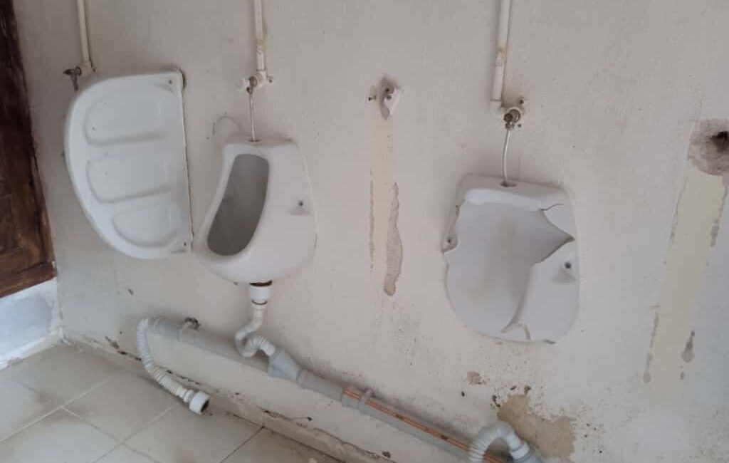 Afyonkarahisar’da tarihi cami eklentilerine ve evliya kabirlerine zarar veren şüphelilerin