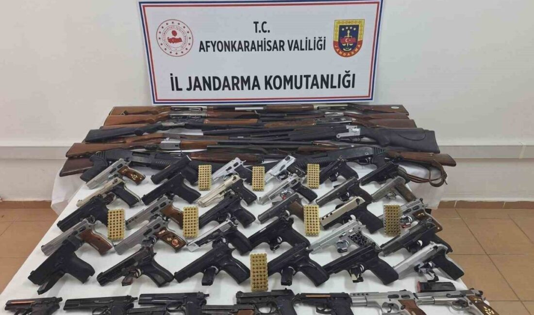 Afyonkarahisar’da düğünlerde havaya ateş açan magandalara yönelik gerçekleştirilen operasyonda 55