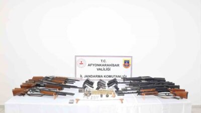 Afyonkarahisar’da jandarma tarafından gerçekleştirilen operasyonda düğünlerde havaya ateş açan 20