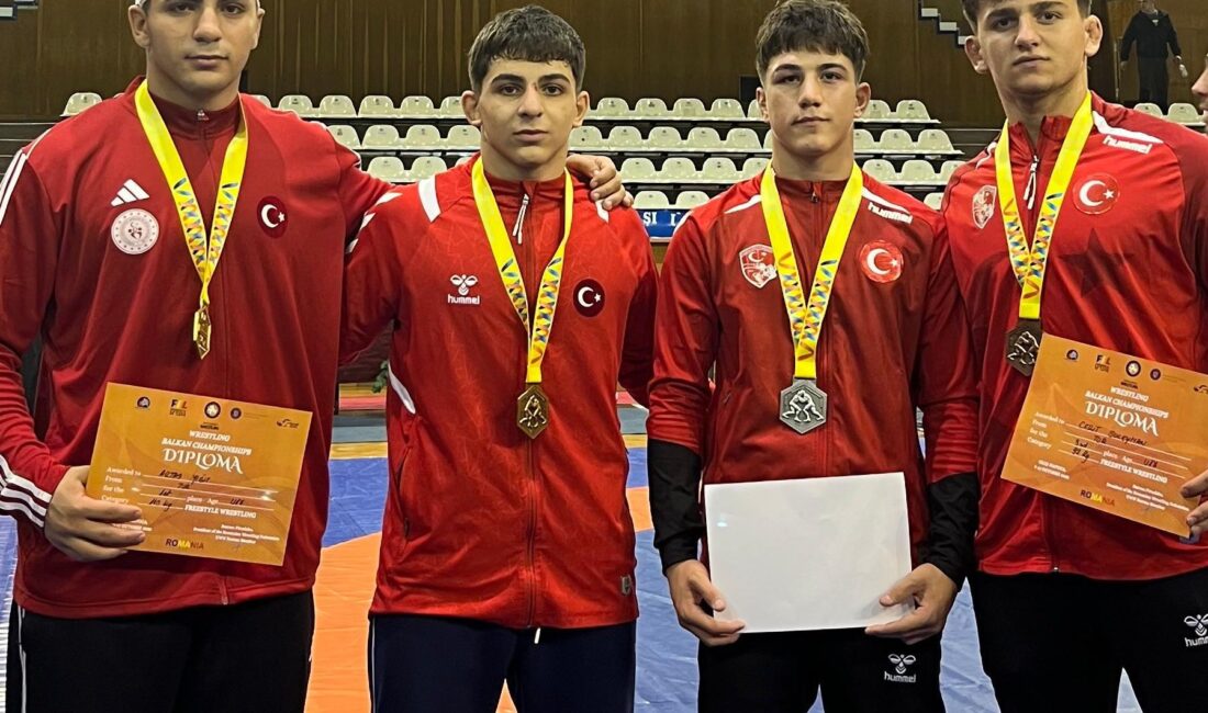 Romanya’nın Cluj kentinde düzenlenen U17 Serbest Güreş Balkan Şampiyonası’nda, Türkiye